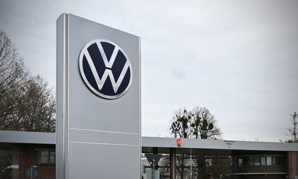 Volkswagen interrumpirá cadenas de montaje por baja demanda