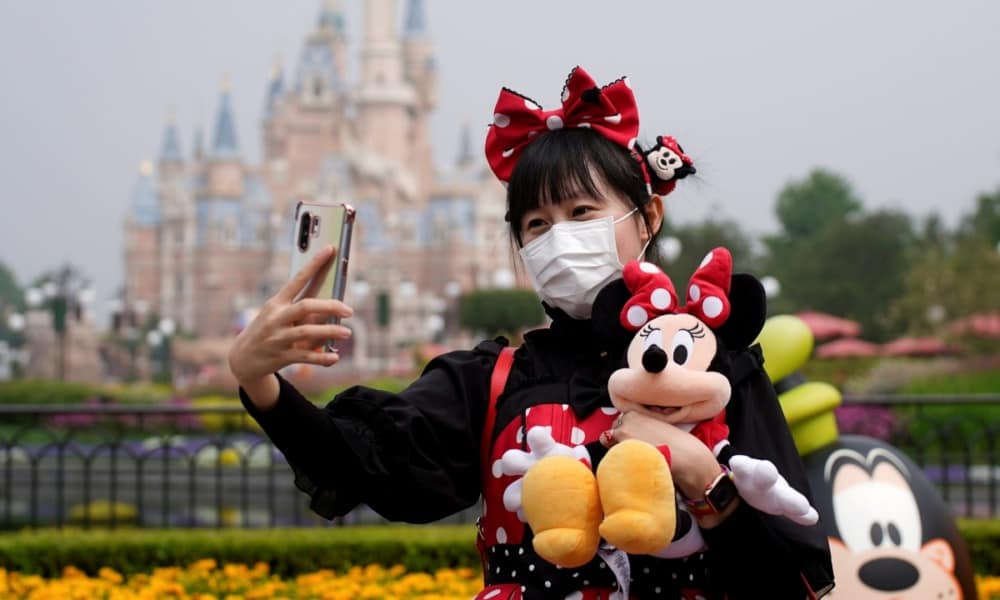 Disney cierra parque en Hong Kong por aumento de casos de coronavirus