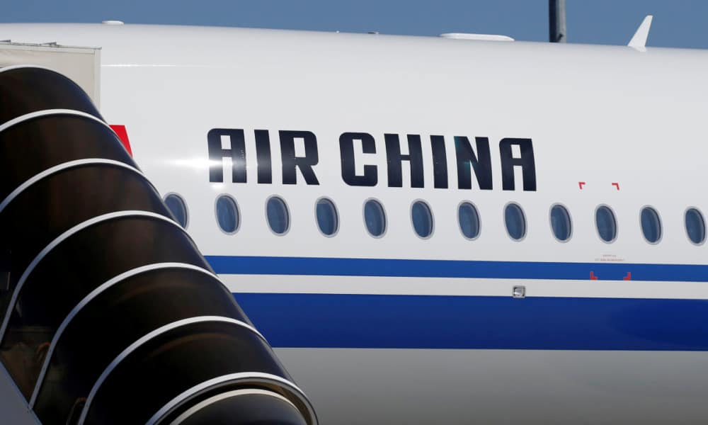 Estados Unidos prohíbe vuelos de pasajeros de aerolíneas chinas