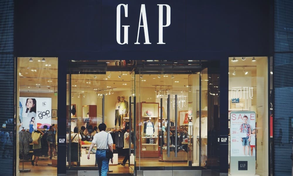 Acciones de Gap suben hasta 6.73% al cierre tras solidez en comercio electrónico