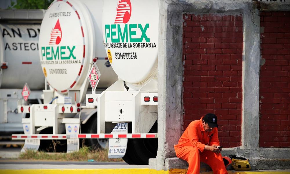 Pemex reducirá número de trabajadores en refinerías