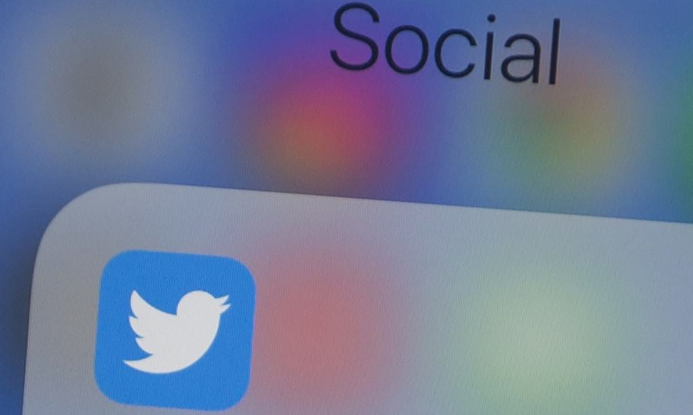 Twitter etiqueta cuentas de medios oficiales y funcionarios de gobierno