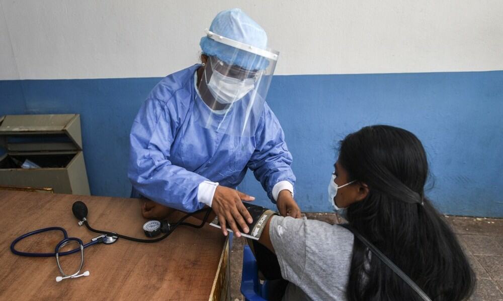 Desconfianza en el sistema de salud empeora la pandemia en México