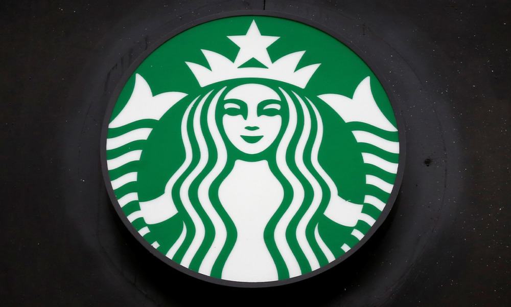 Alsea, operadora de Starbucks y Domino’s, sale de la ANTAD