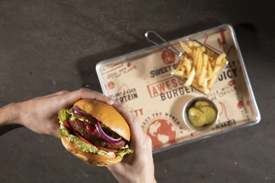 Nestlé va por el mercado plant-based en México con su hamburguesa vegana
