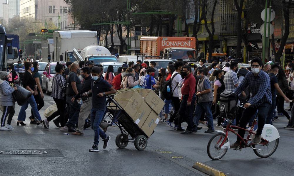 Economía mexicana cerró 2021 en territorio de expansión, pese a riesgos por COVID-19