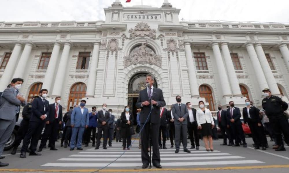 Tras renuncia de Merino, Congreso de Perú elige a Francisco Sagasti como presidente