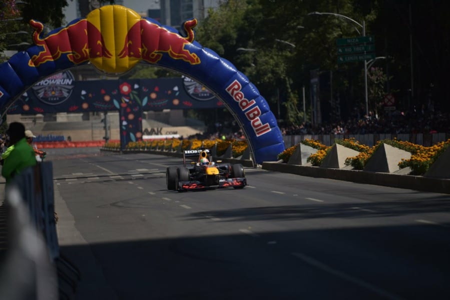 Un vistazo al negocio de marketing deportivo de Red Bull, la escudería de Checo Pérez