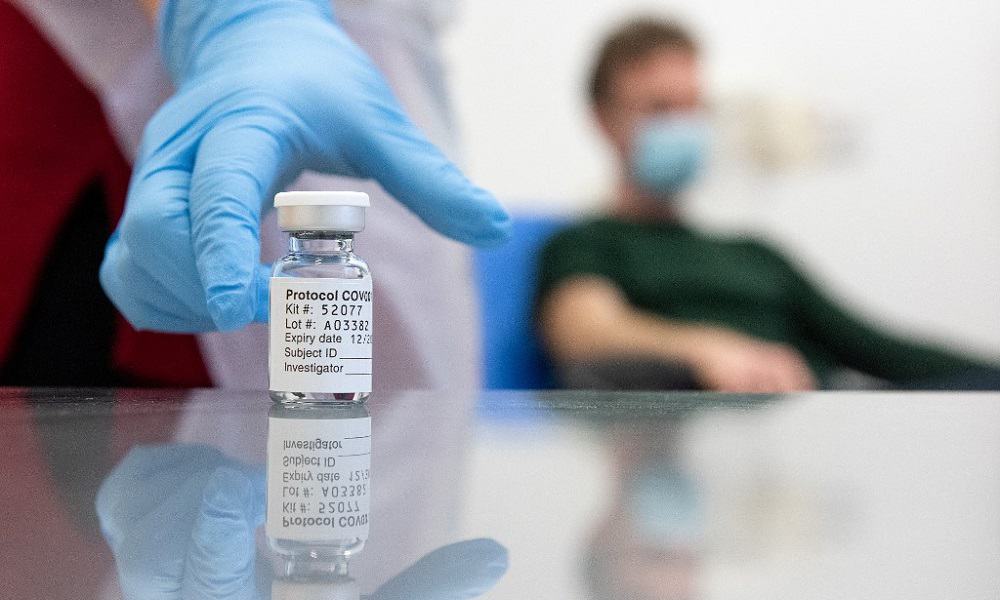 Vacuna de AstraZeneca no es perfecta, pero salva vidas: CEO