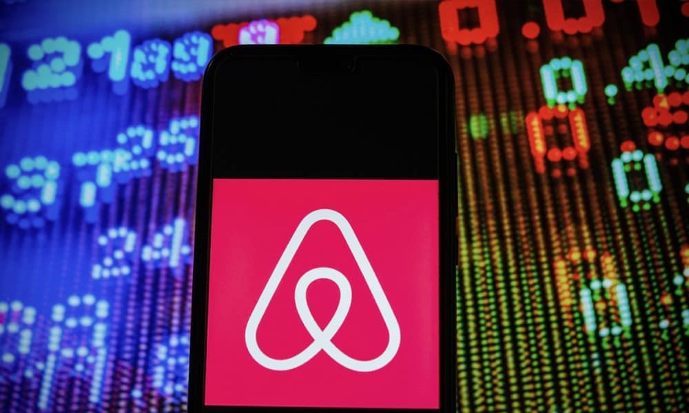 Airbnb supera valor de mercado de 100,000 millones de dólares a un mes de su debut