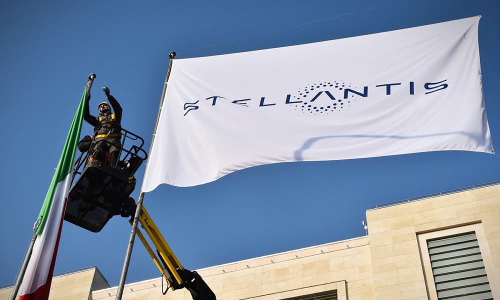 Stellantis debut en París y Milán