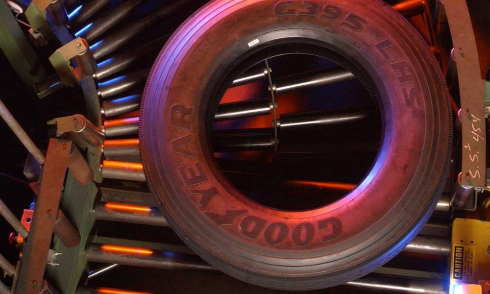 Goodyear compra Cooper Tire por 2,800 mdd y duplica su presencia en China; acciones suben más de 20%