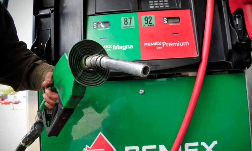 Gobierno cobró IEPS completo en gasolina, pero ingresos se cayeron 20.6% en enero 