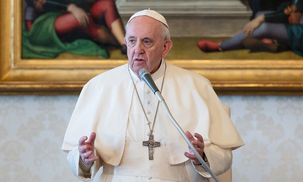 Papa Francisco recorta los salarios de cardenales y miembros de curia romana por crisis en el Vaticano