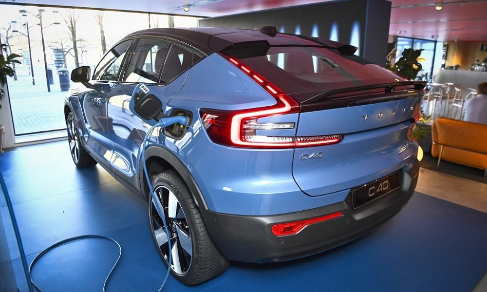 Volvo apuesta por vender solo autos eléctricos para 2030 y hacerlo a través de internet