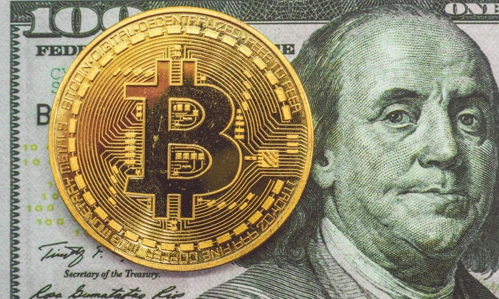 Bitcoin toca nuevo máximo histórico tras exitoso debut de ETF