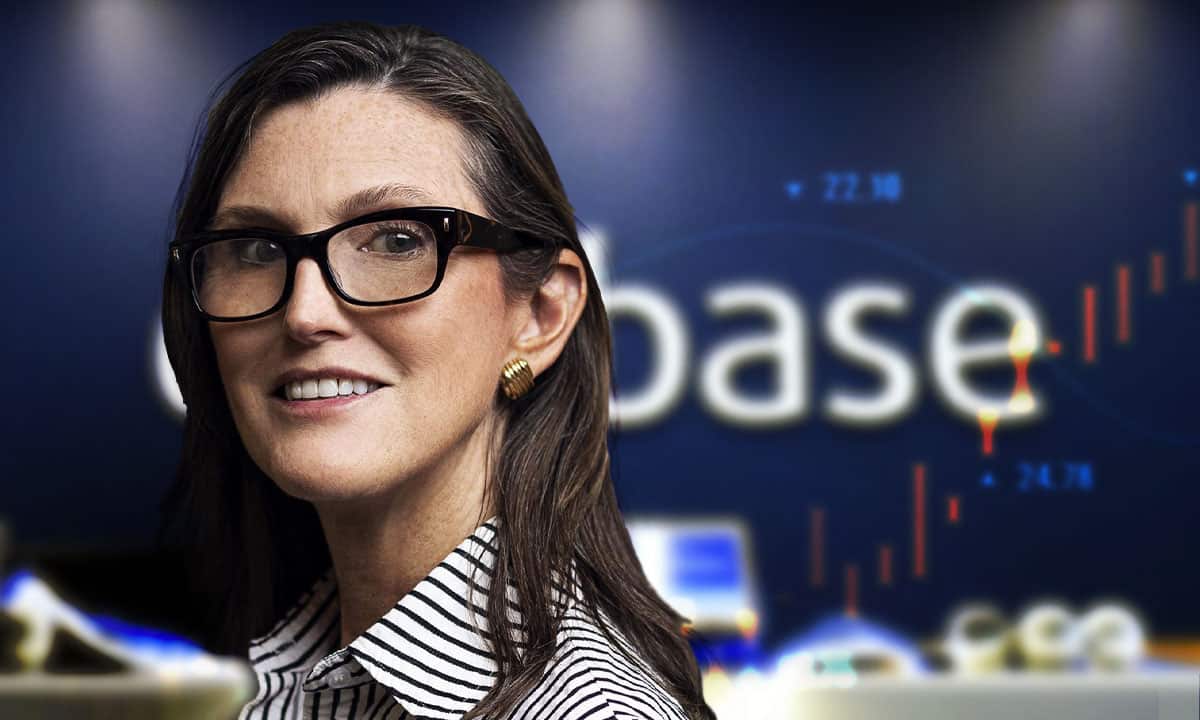 Cathie Wood compra acciones de Coinbase en el día de su debut en bolsa