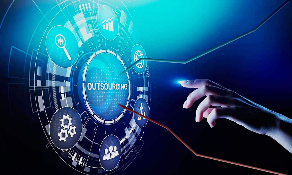 Outsourcing: los claroscuros del pacto entre el gobierno y las empresas