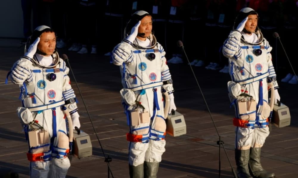 Astronautas chinos abordan módulo de su próxima estación espacial en misión histórica