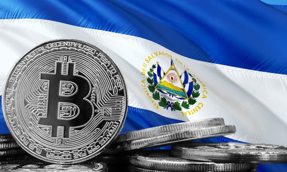 El Salvador se convierte el primer país en adoptar bitcoin como moneda de curso legal