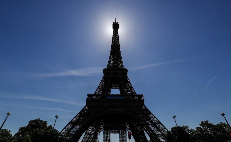 La torre Eiffel reabre tras casi nueve meses cerrada por la pandemia