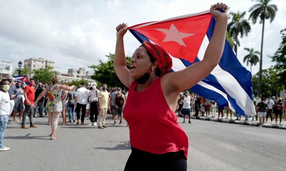 Cuba tipifica delitos cibernéticos; desata rechazo de internautas