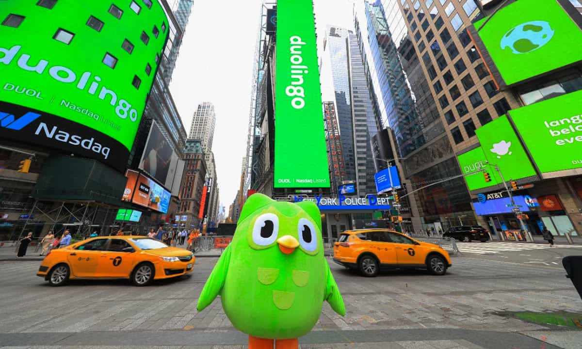 Duolingo tiene debut soñado en bolsa; acciones repuntan 36%
