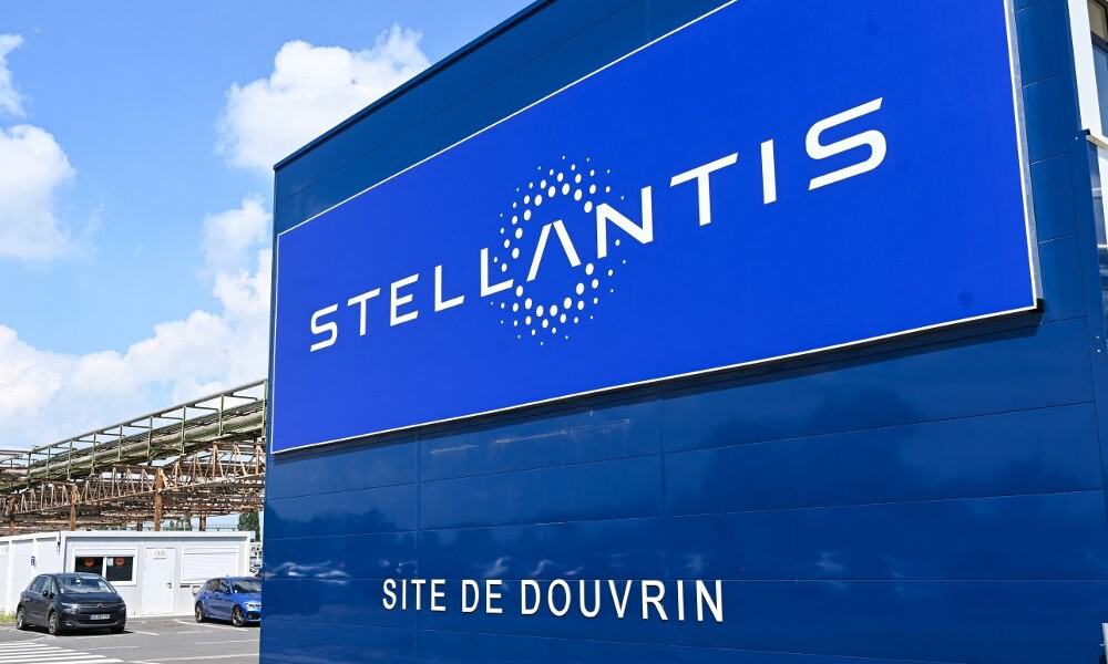 Stellantis invertirá más de 30,000 mdd en mercado de autos eléctricos