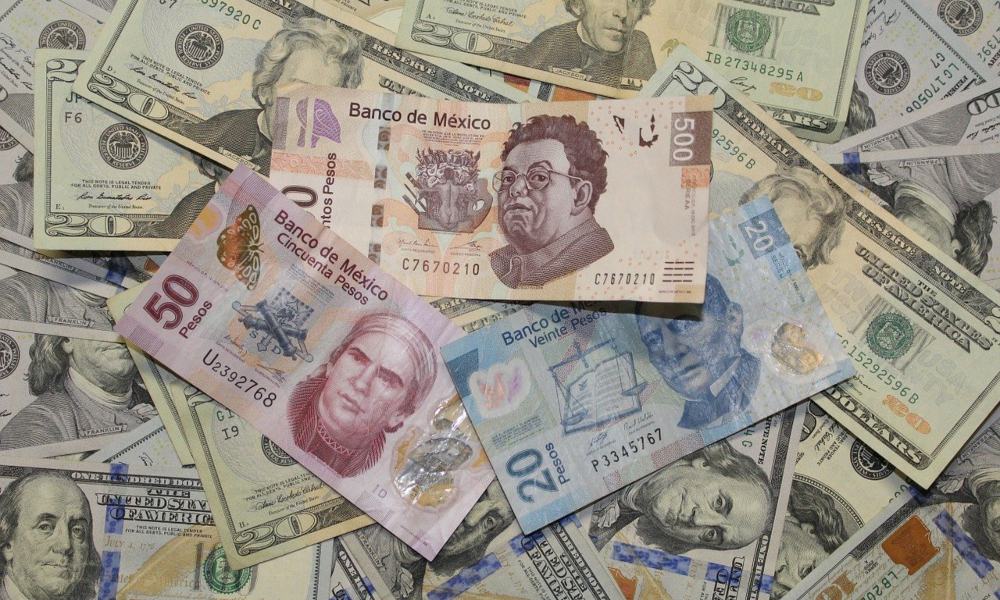 Peso mexicano se deprecia tras cuatro jornadas con ganancias