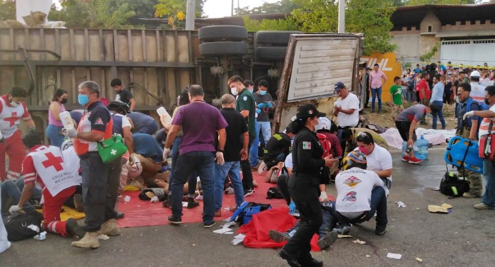 55 migrantes mueren tras volcadura de tráiler en Chiapas; esto se sabe del incidente