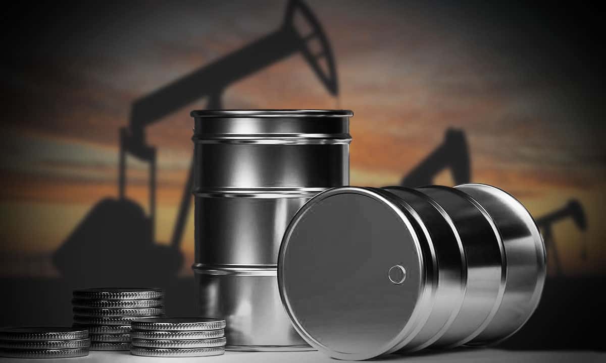 Petróleo cierra con su nivel más alto desde 2014 tras ataque a instalaciones petroleras de Abu Dabi