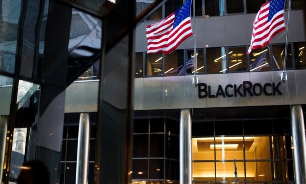 CEO de Blackrock defiende el capitalismo de grupos de interés