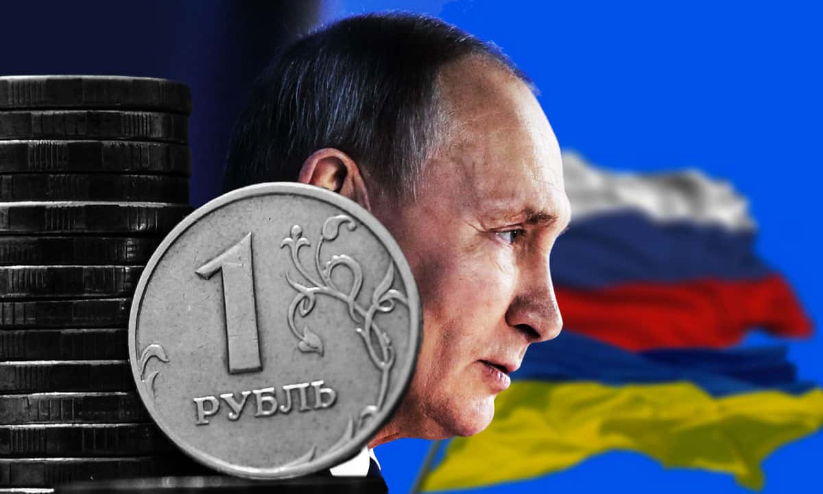 Conflicto con Ucrania arrastra al rublo y la bolsa de Moscú