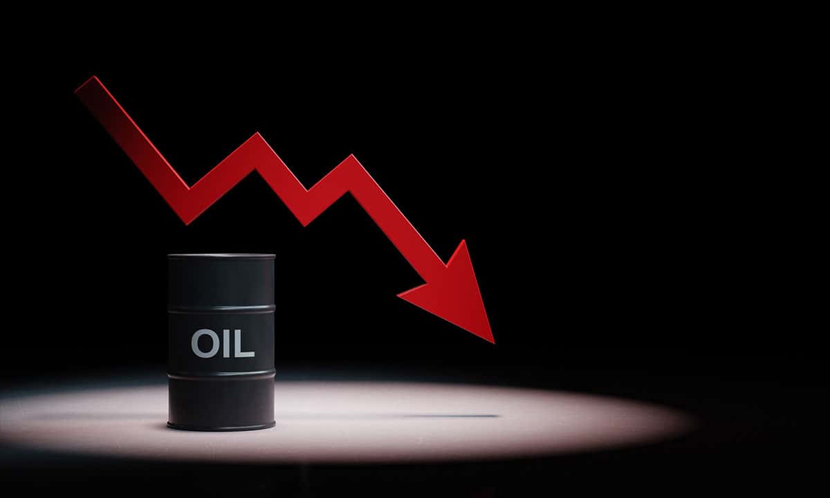 Petróleo sufre colapso; cae más de 20% después de alcanzar los precios más altos desde 2008