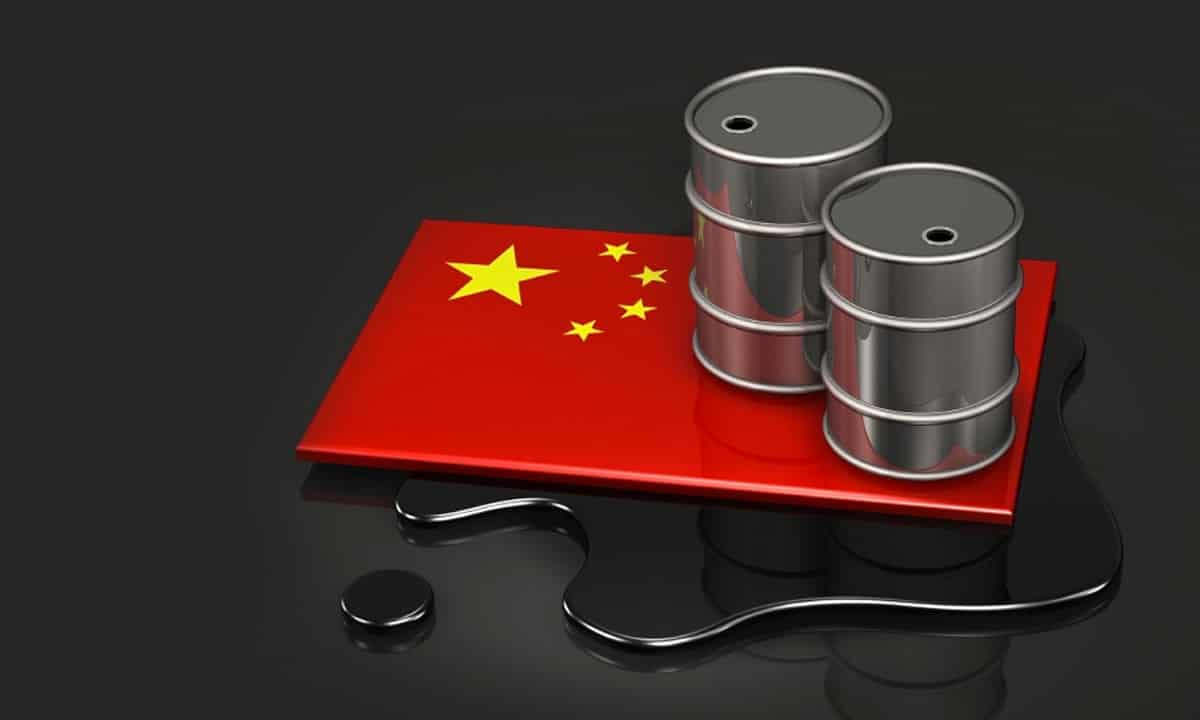 Petróleo alcanza el precio más alto en una semana; China alivia restricciones por COVID-19