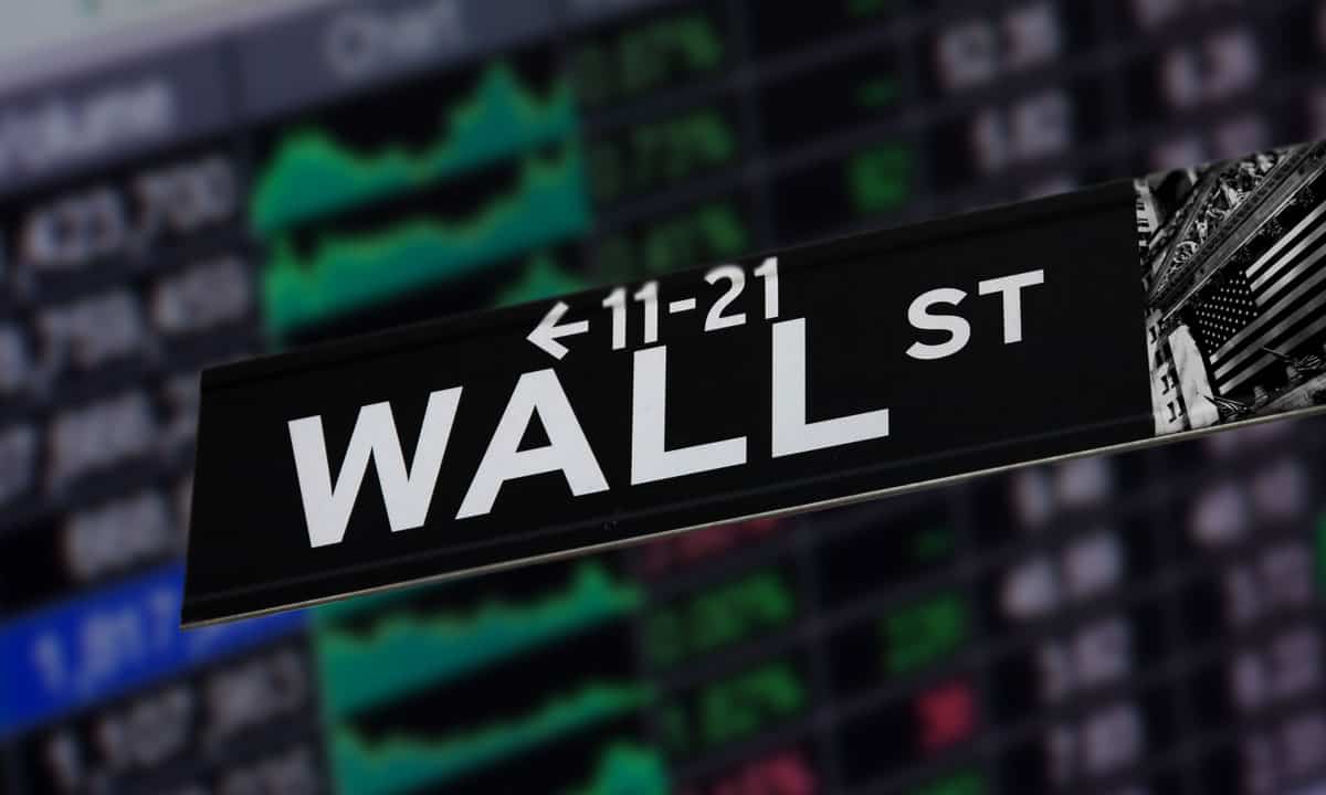 Wall Street cierra de forma mixta, BMV finaliza con ganancias