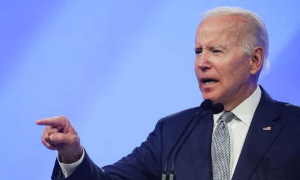 Biden defiende sus planes económicos en medio de temores de recesión; lanza críticas a Wall Street 
