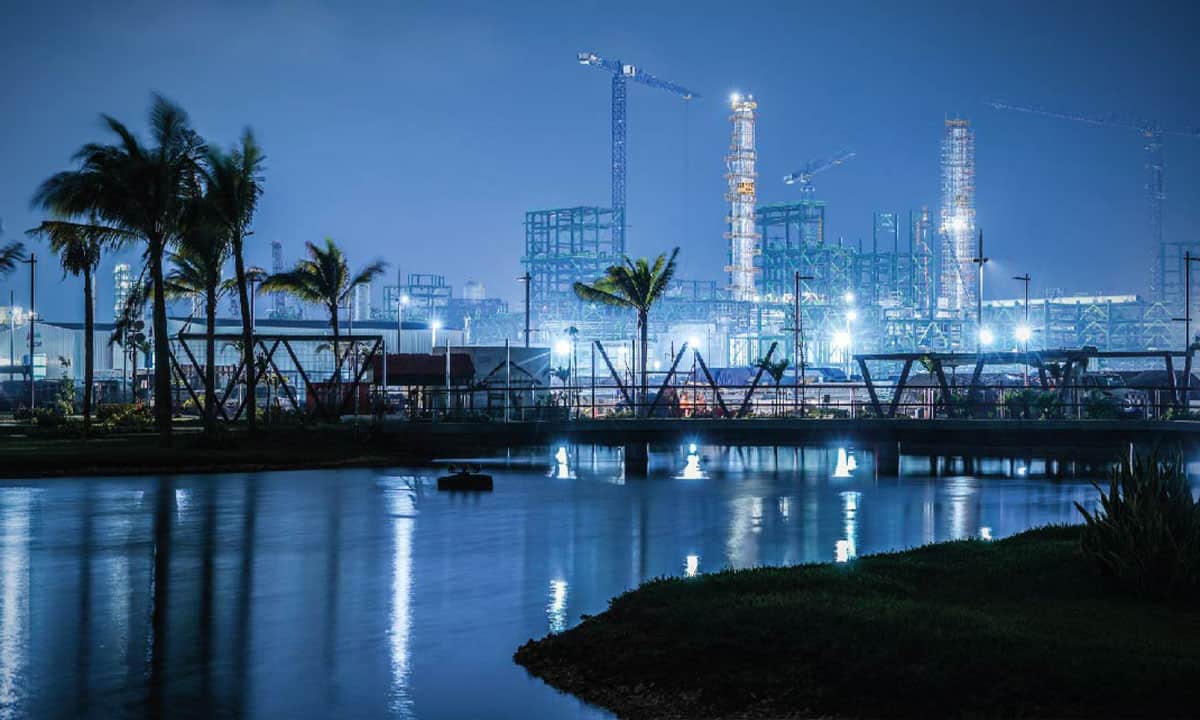 Pemex pide 6,500 mdd más para refinería Dos Bocas