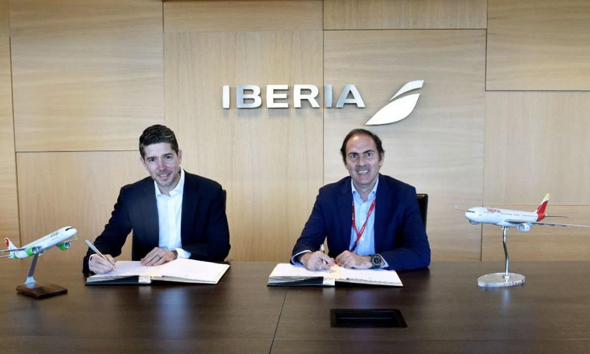Iberia-y-Viva-Aerobus-pactan-alianza