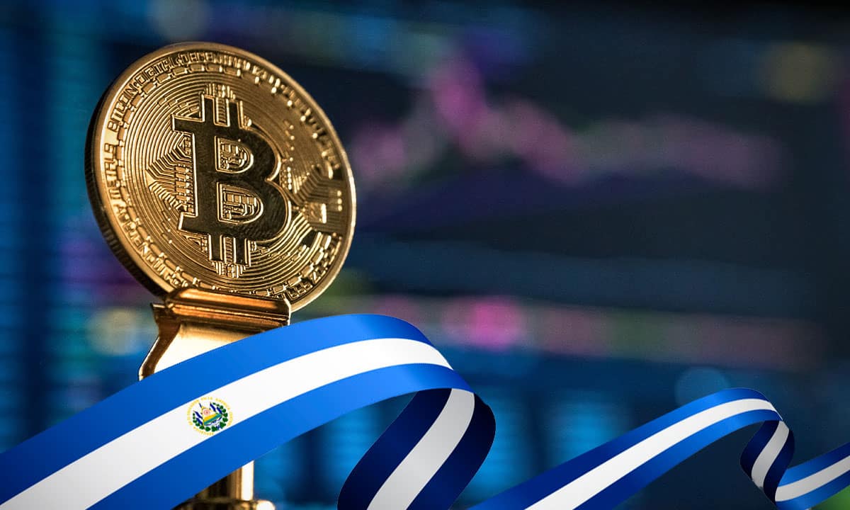 Bitcoin cumple un año en El Salvador mientras su precio continúa en declive