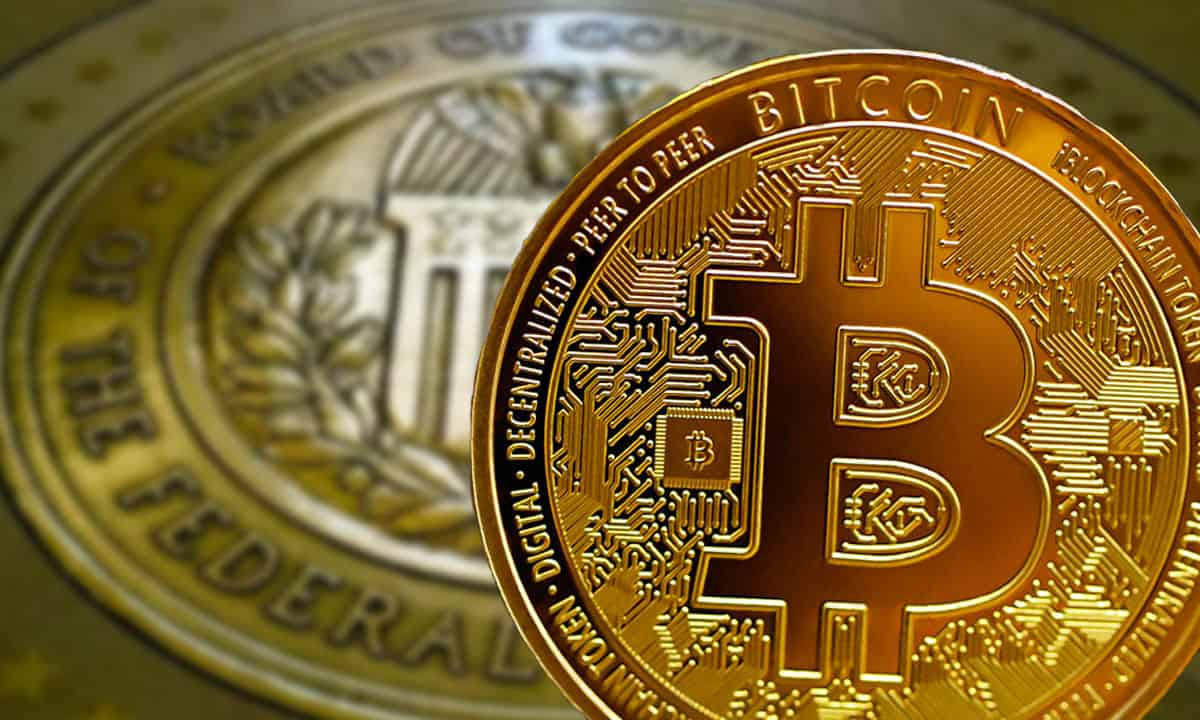 Bitcoin ‘atento’ a decisión de la Fed; en riesgo de alcanzar su nivel más bajo desde 2020