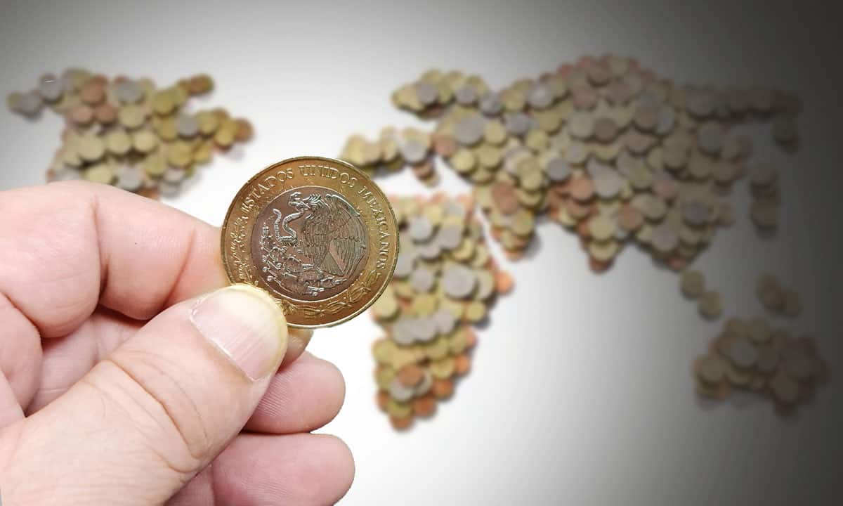Peso ‘celebra’ fiestas patrias entre las monedas más apreciadas