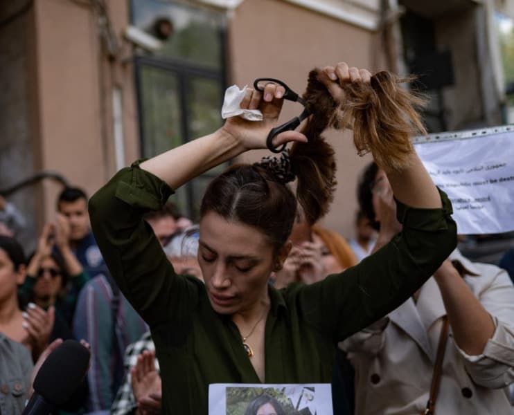 PROTESTAS MUJERES IRAN 