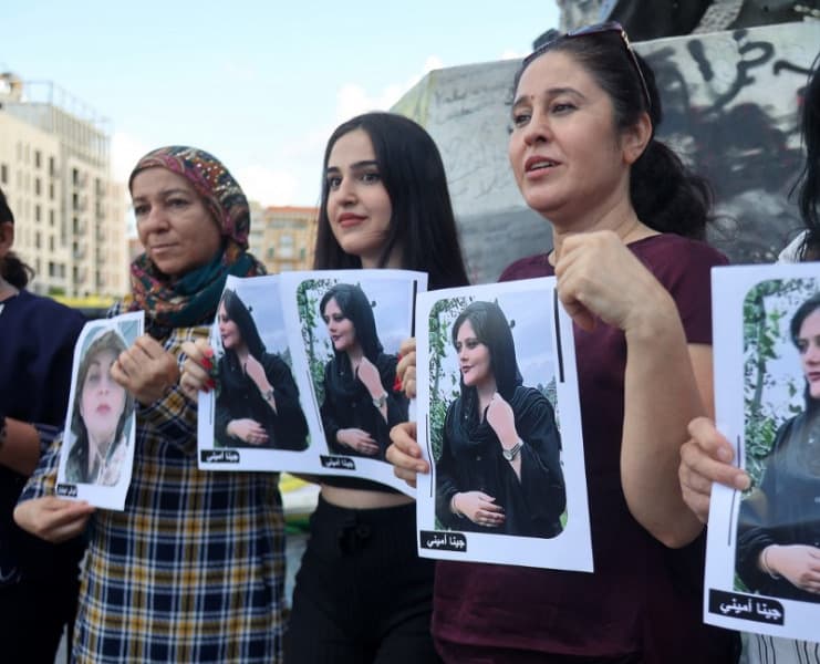 iran protestas mujer velo