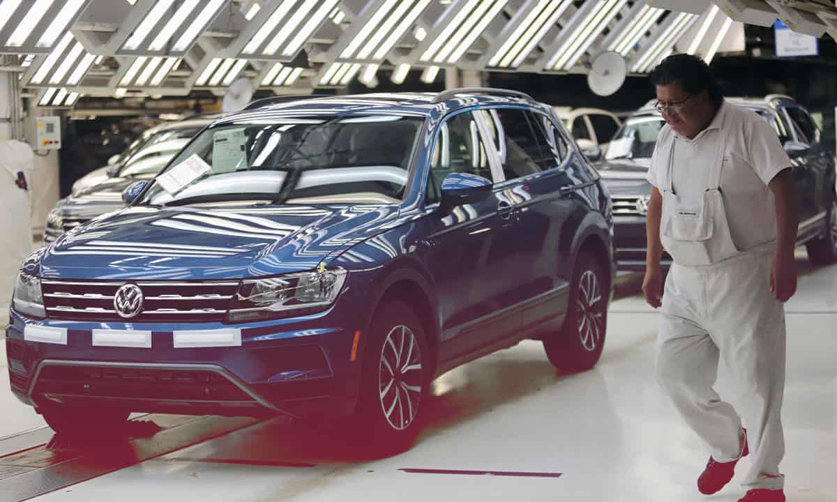 Trabajadores de Volkswagen México aceptan incremento salarial de 9% tras tercera votación
