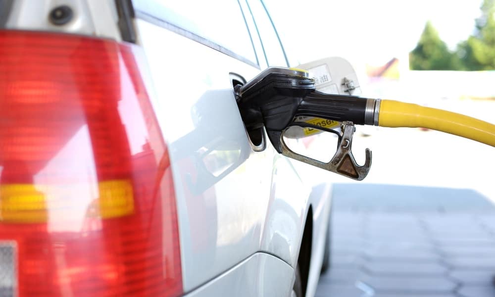 Hacienda regresa cobro de IEPS a gasolina Premium; Magna mantiene estímulo fiscal al 100% 
