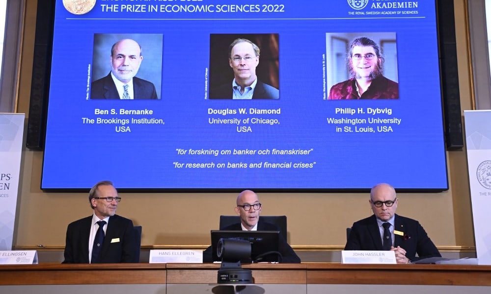 Bernanke, Diamond y Dybvig reciben el Nobel de Economía 2022 por investigaciones sobre crisis financieras