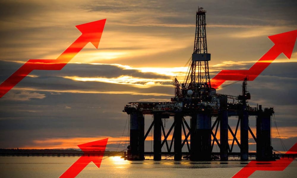 Petróleo cae 1% en último día de octubre; logra primera ganancia mensual desde mayo