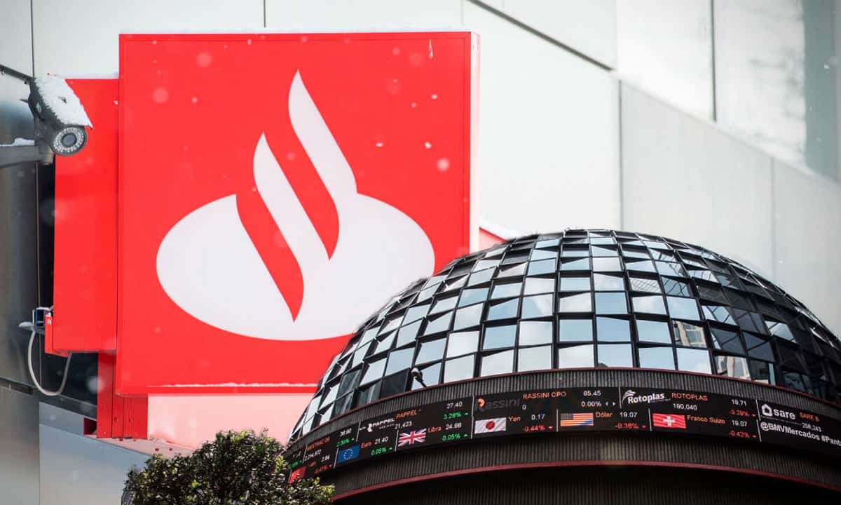 Santander lanzará OPA por las acciones de su filial en México para deslistarla de la BMV
