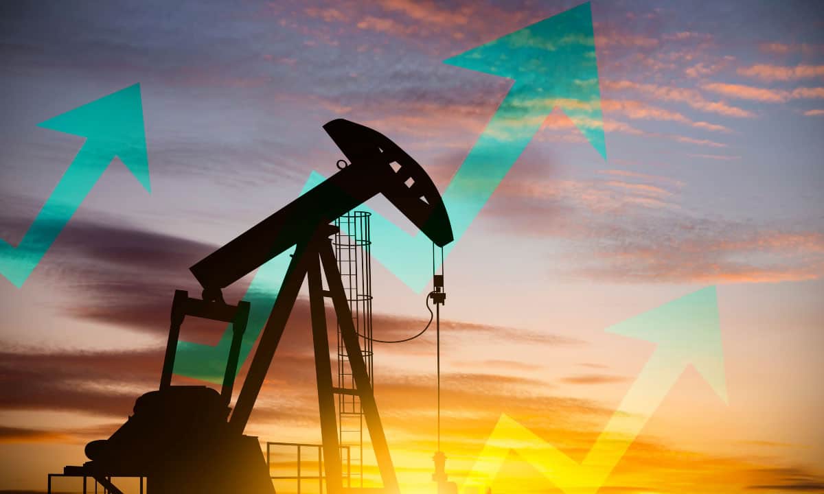 Petróleo sube 2% por previsiones de repunte de la demanda para 2023